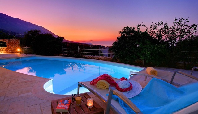 Villa 'Petalida Ideales Resort' with Sea View, Wi-Fi and Air Conditioning