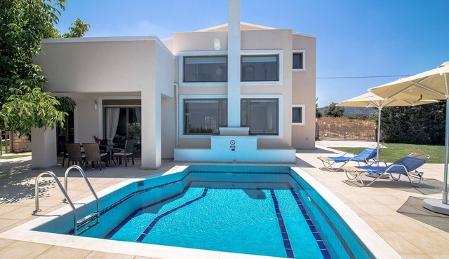 Villa retreat in the heart of Cretan nature