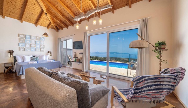 Villa Sol. Welcome to your dream getaway. Breathtaking views in quiet location.
