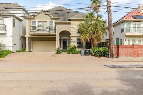WANDERLUST villa near GALLERIA MALL in Houston