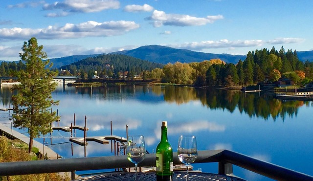 Waterfront Bellerive Condo, wraparound balcony, 2 BR, 2 BA, No Smoking, No Pets in Coeur d'Alene