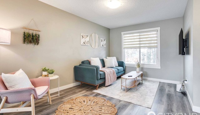 Westwood.Sleeps 8 - Central - A/C in Edmonton