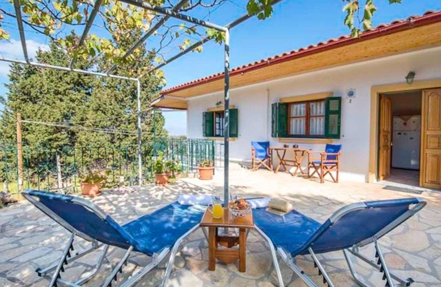 1 bedroom apartment, walking distance to amenities
