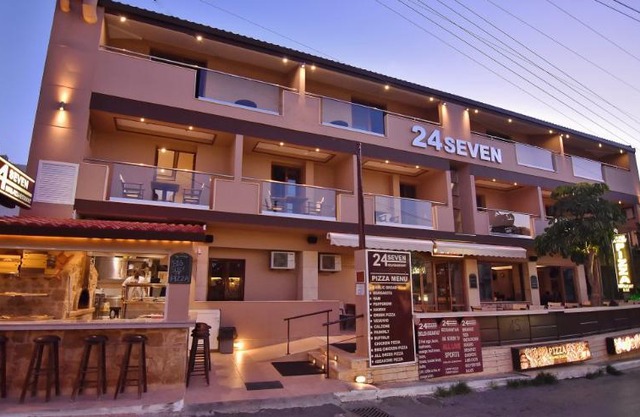 24 Seven Boutique Hotel