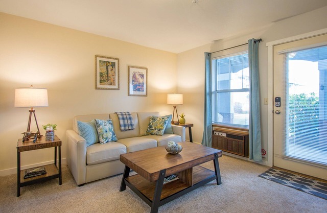 9 Lodge - Downtown, AC, Ground Floor! in Hood River