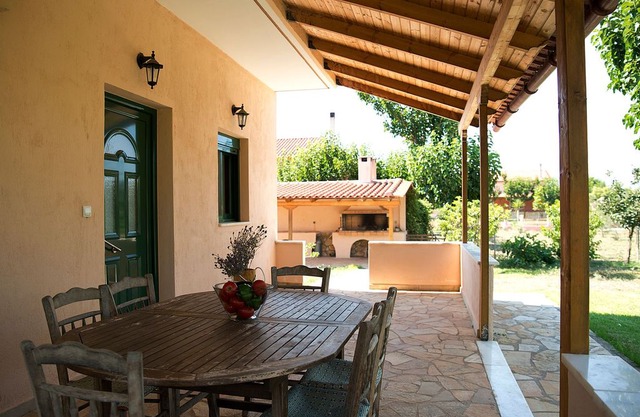 Agrotospita Country Houses Nafplio, The Pomegranate Country House