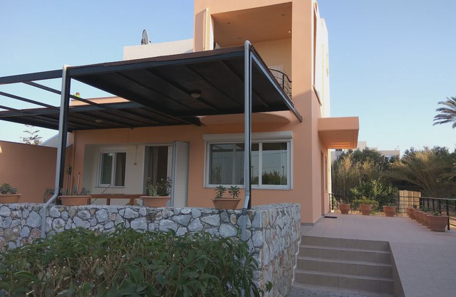 Apartment 100 m from the sandy beach of Gerani, ideal point to explore W. Crete