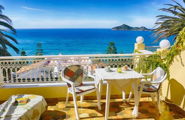Apartment with beautiful sea views over the bay of Agios Georgios Pagi in the north of Corf