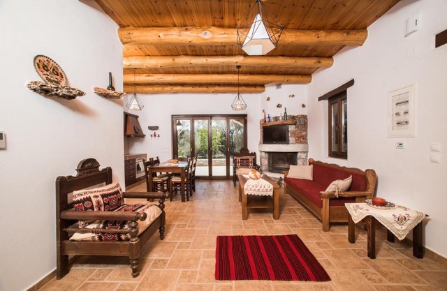 Aradena Traditional 