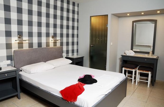 Ariadnes Holiday Accommodation I