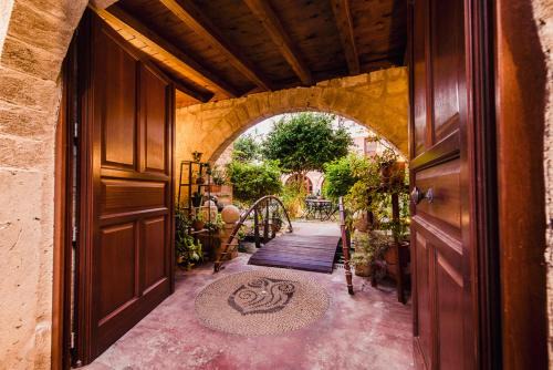 Avalon Boutique Suites Hotel 