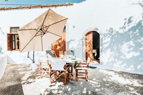 Charming House in Ρούστικα with Mountain View