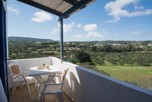 Contaratos Holiday Lettings 