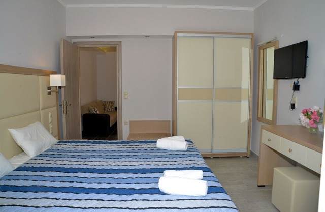 Cozy deluxe apartment a few steps from the beach!