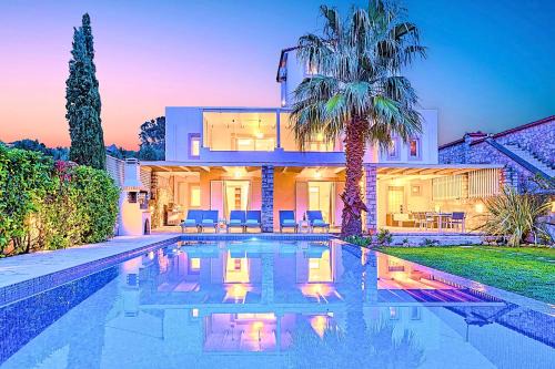 Cretan Mansion Swimming 