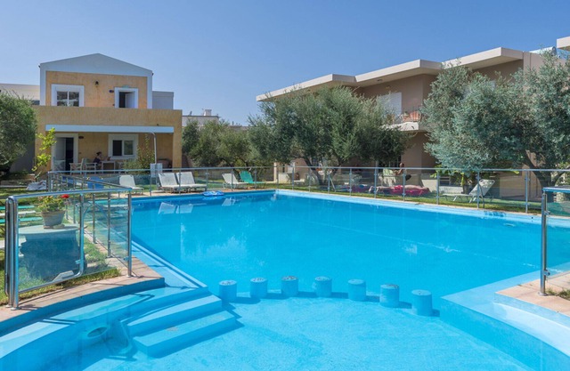 “ELEA 3” - Cozy House with Swimming Pool Near the Sea