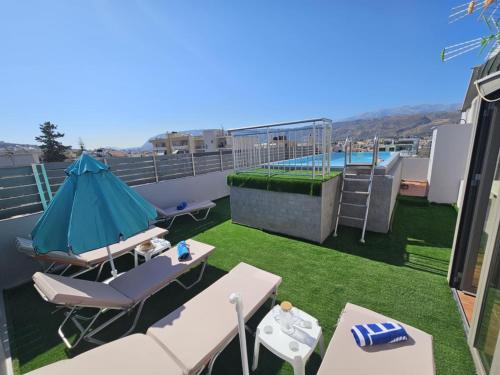 Evgenias Luxury Apartment with Rooftop Pool