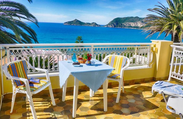 Flora Beach Studio 10 - mit wunderschönen Meerblick nur 50m vom schönen Sandstrand entfernt