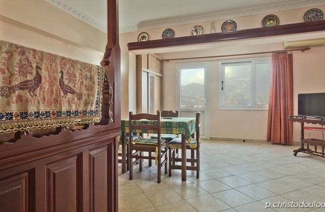 Fronis Studio A - Studio Apartment, Sleeps 2