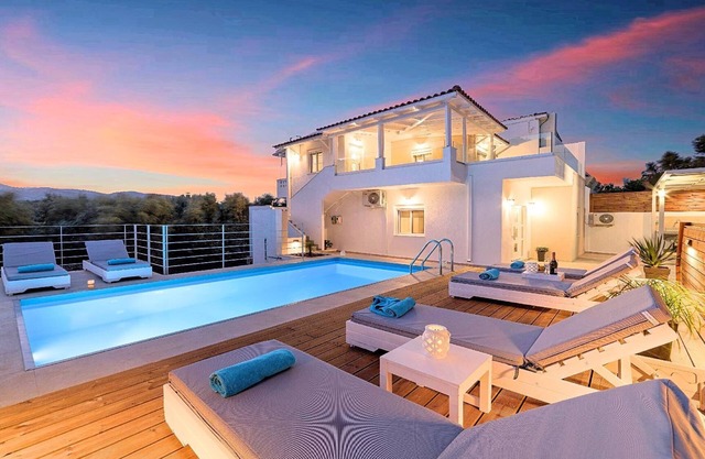 Holiday Agios Nikolaos Persons Bedrooms 