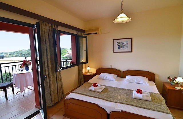 Holiday house Agios Myronas for 4 - 8 persons with 4 bedrooms - Holiday house