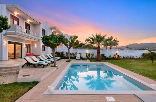 Holiday house Georgioupoli for 1 - 12 persons with 4 bedrooms - Twin house