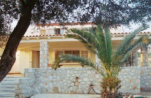 Holiday Aghios Emilianos Persons Bedrooms 