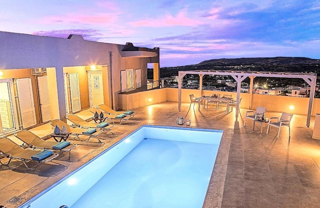 Holiday Kourna Persons Bedrooms 