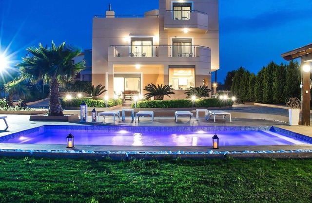 Holiday house Rodos for 1 - 8 persons with 4 bedrooms - Holiday house