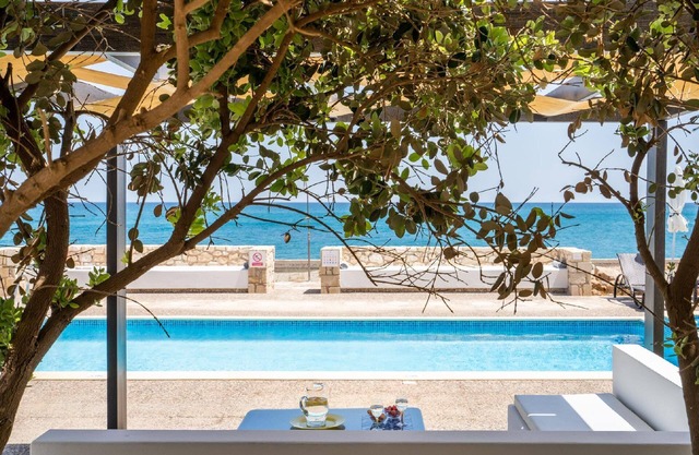Holiday Spilia Persons Bedrooms 