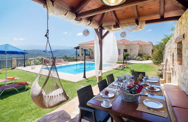 Holiday Vlacheronitissa Persons Bedrooms 