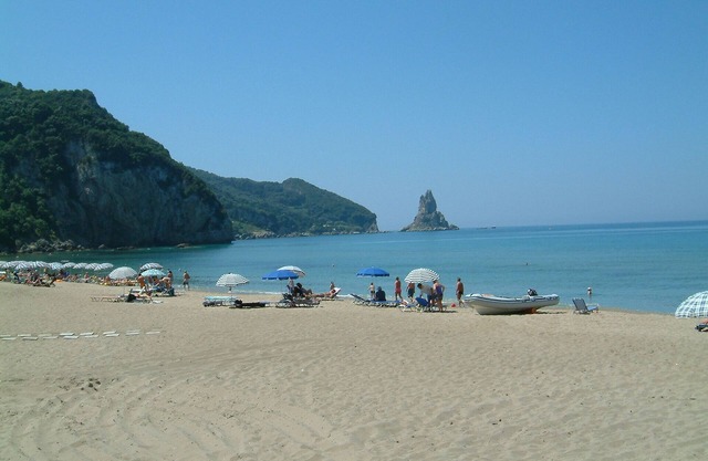 Holiday Studio Apartments "yannis" on the beach of Agios Gordios in Corfu
