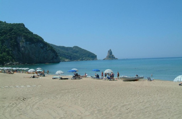 Holiday Studio Apartments yannis on the beach of Agios Gordios in Corfu