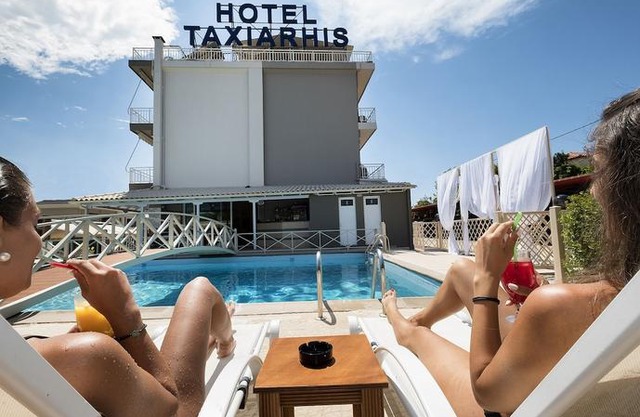 Hotel Taxiarhis 