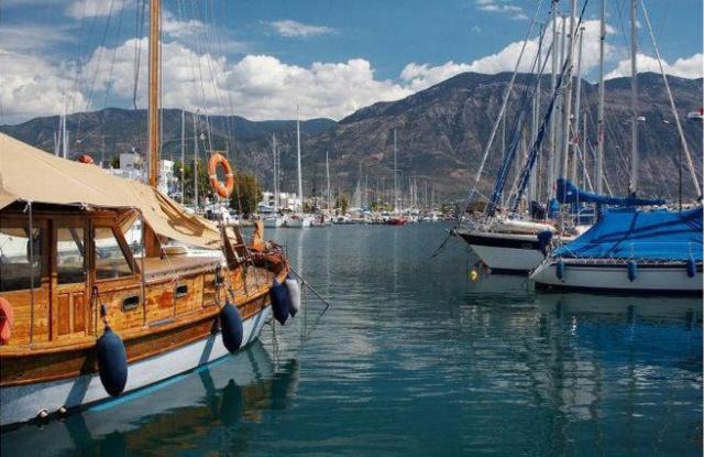 Kalamata Suites Marina