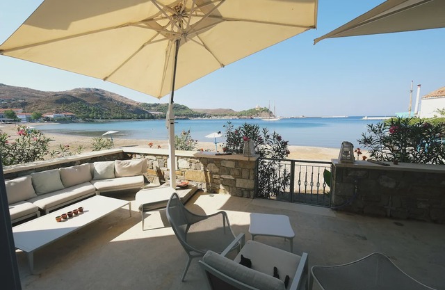 Limnos Experience - luxury beachfront apartment for six