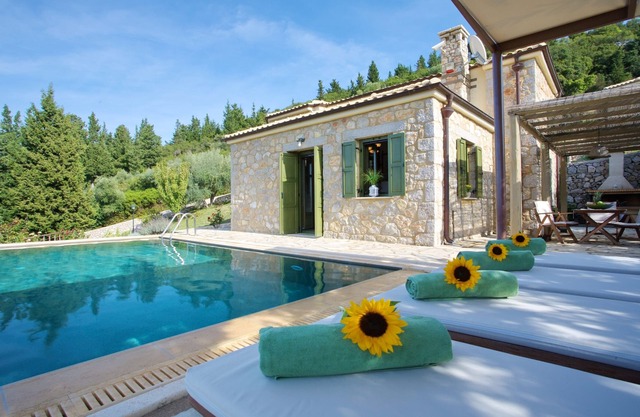 Luxurious villas with sea view villa Irida
