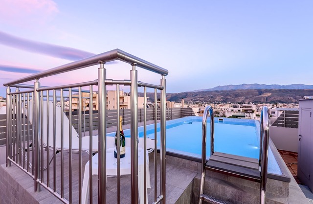 City Rooftop Swimming 