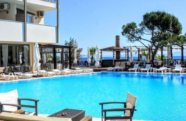 Mati Hotel