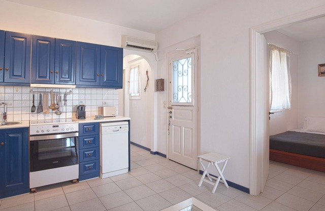 maya apartment sea front aparent in the center of ampelas paros