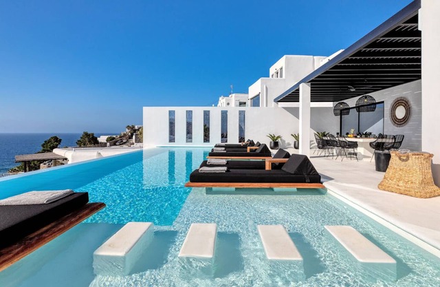Psarou Villa 
