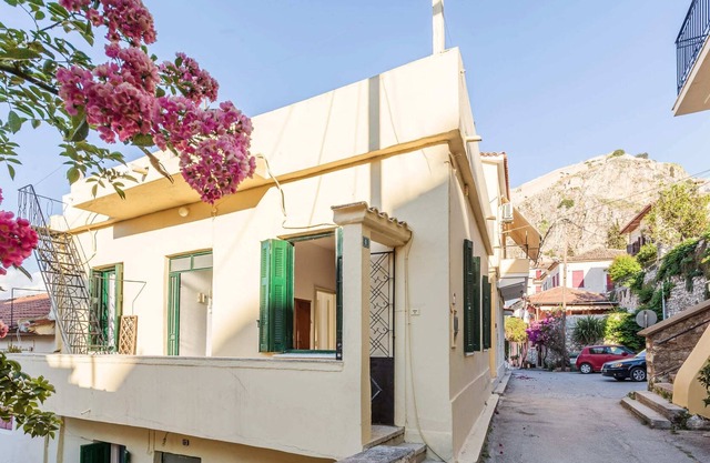 Holiday Nafplion Persons Bedrooms 