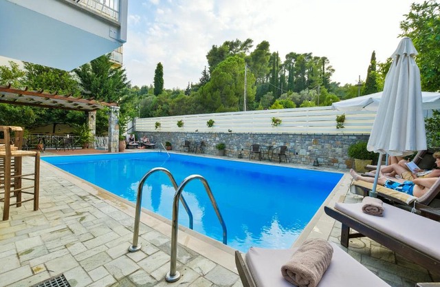 Neda Hotel 