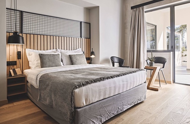 Ocean - Deluxe Double Room in Glyfada