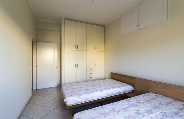 Peaceful Relaxation Villa. 8 Guests, Big Parking, Big Exterior