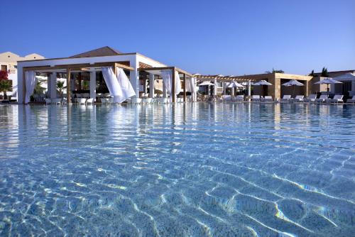 Pelagos Suites Hotel 
