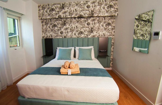 Phaedrus Living Modern Kriel Suites 303