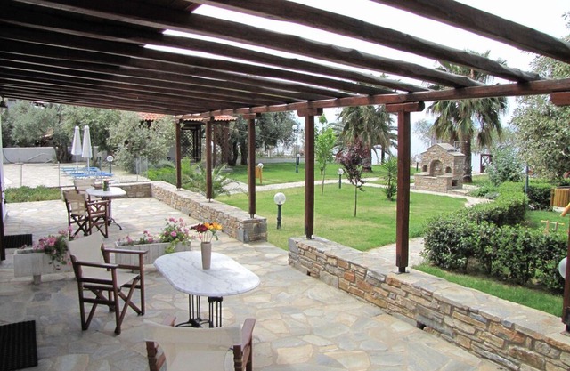 Quiet Beachside Spacious Bungalows + Amazing Seaview + Pool