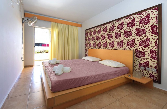 Rhodes Premium Suite, romantic Private Jacuzzi