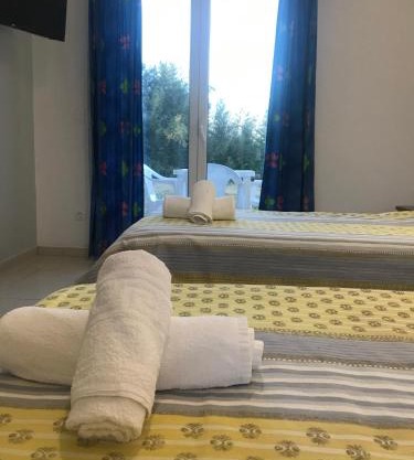 Studio Banos Apartments and Swimming Pool